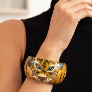 𝅺Vintage Folk Art Hand-Painted Tiger Face Wide Bangle Bracelet